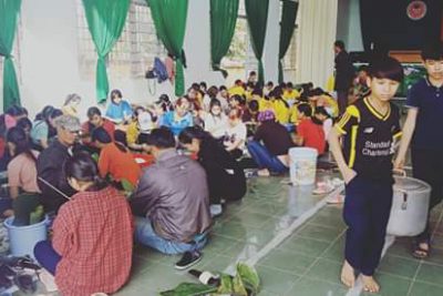 Hoạt động ngoài giờ lên lớp chủ điểm ” Mừng Đảng mừng xuân”.