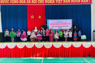 HOẠT ĐỘNG TRẢI NGHIỆM – TIẾT SINH HOẠT DƯỚI CỜ